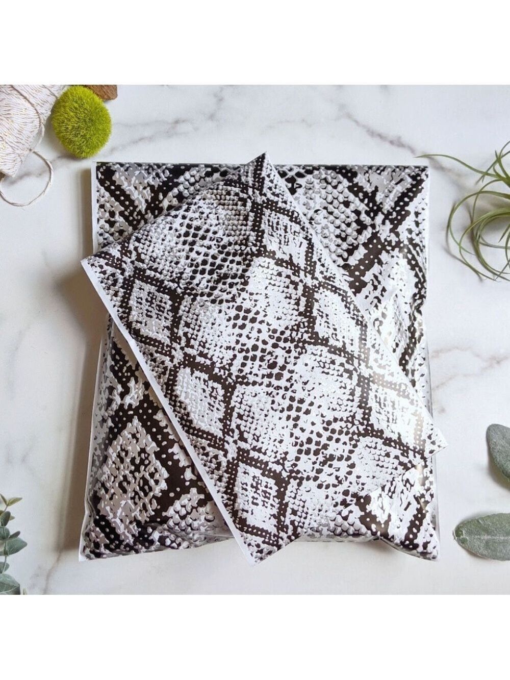 25 10X13 Poly Mailers Snake Skin Print PRICE IS FIRM - Picture 11 of 11
